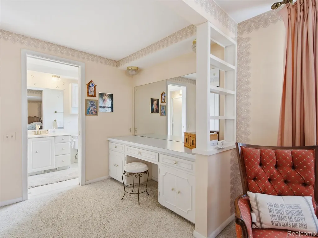 883 Briarcliff Drive Grosse Pointe Woods City MI 48236