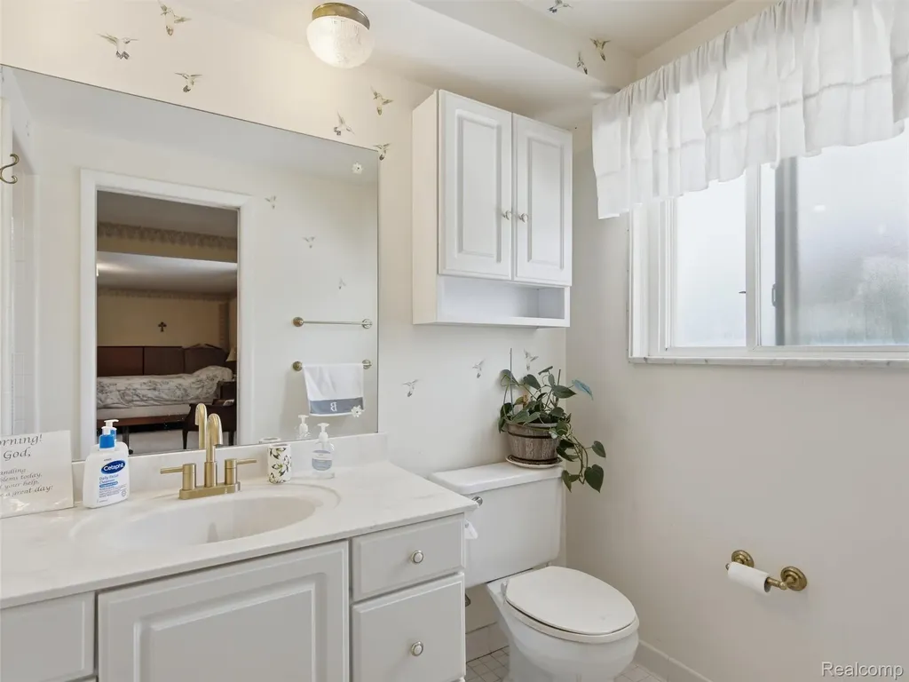 883 Briarcliff Drive Grosse Pointe Woods City MI 48236