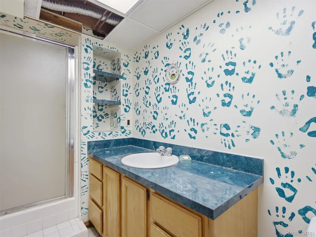 883 Briarcliff Drive Grosse Pointe Woods City MI 48236
