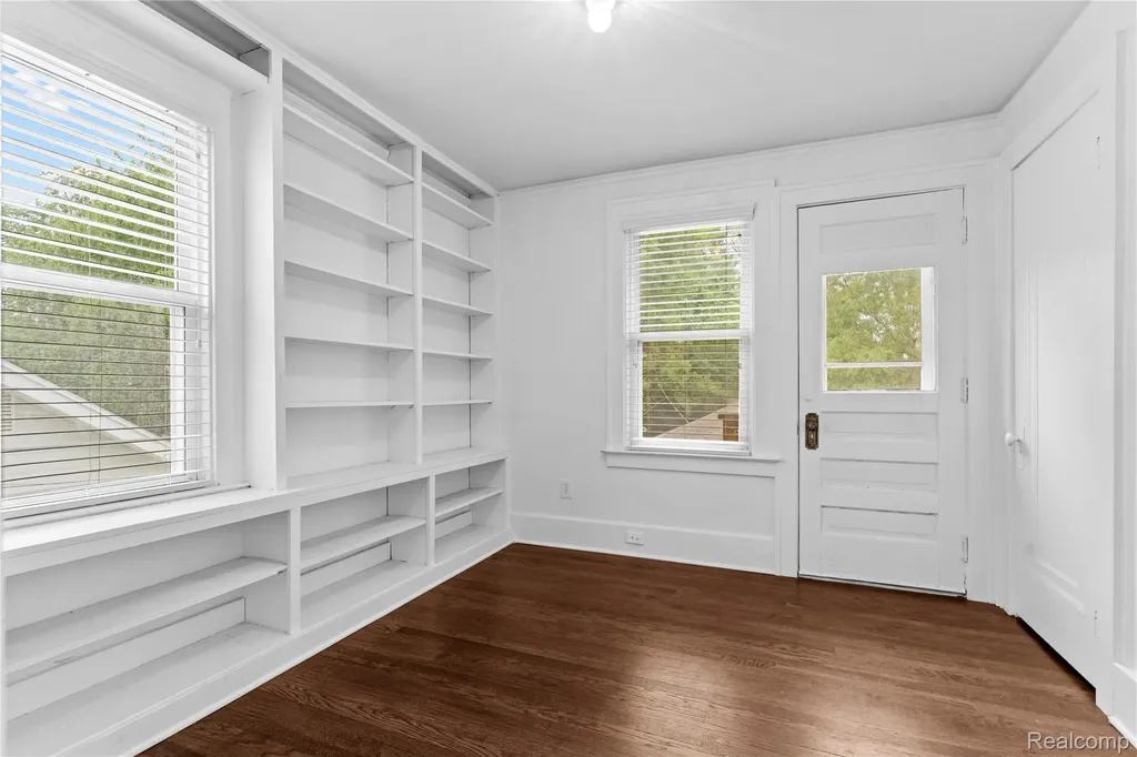 454 W Saratoga Street Ferndale City MI 48220