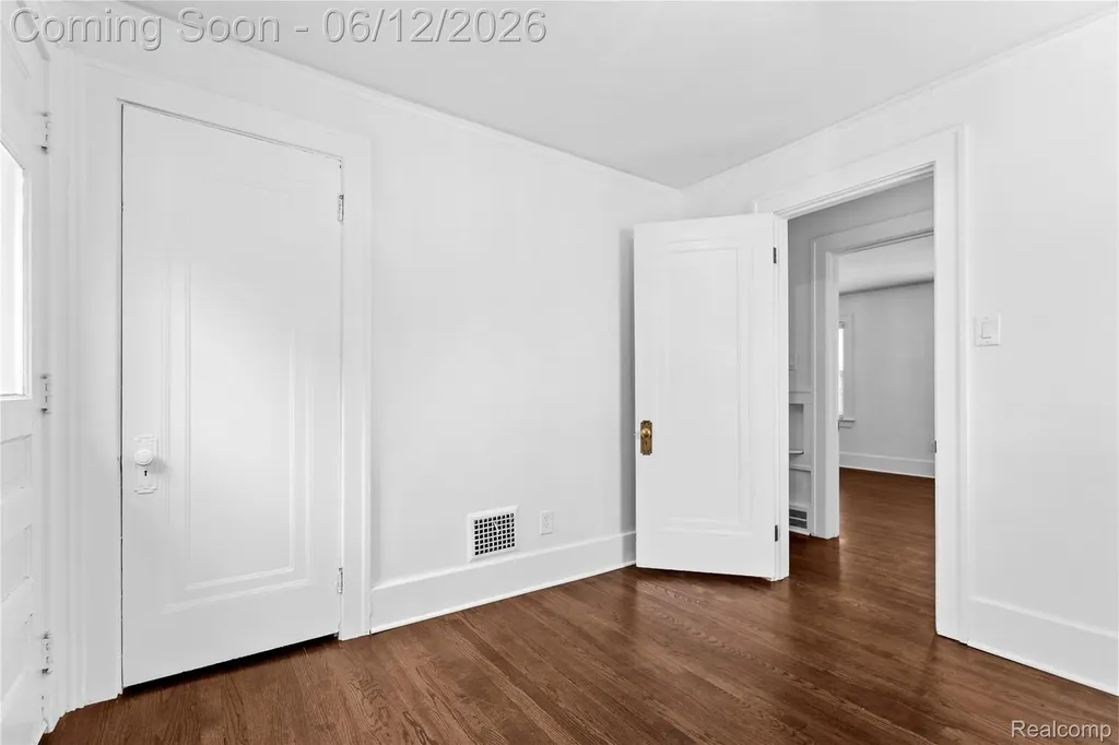 454 W Saratoga Street Ferndale City MI 48220