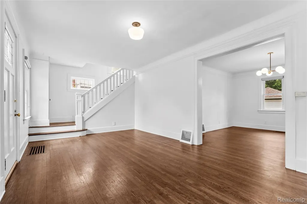 454 W Saratoga Street Ferndale City MI 48220