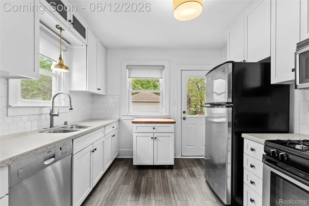 454 W Saratoga Street Ferndale City MI 48220