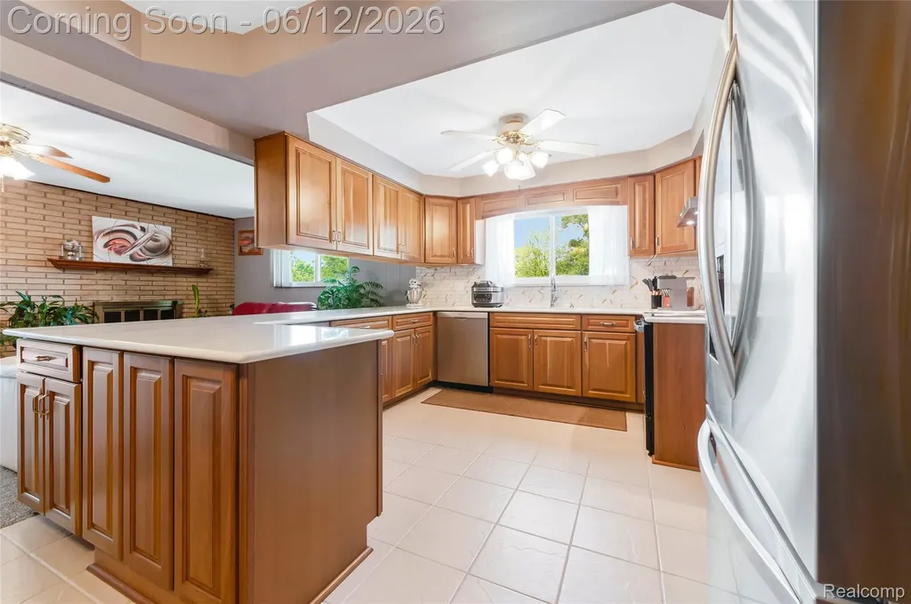 36539 Capper Drive Clinton Charter Township MI 48035