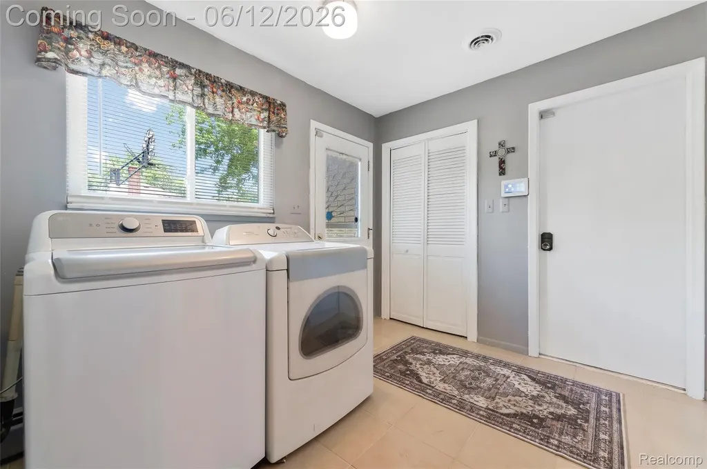 36539 Capper Drive Clinton Charter Township MI 48035