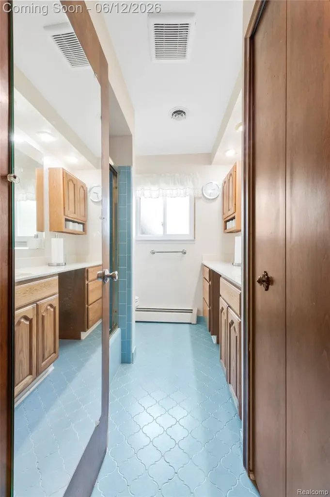 36539 Capper Drive Clinton Charter Township MI 48035