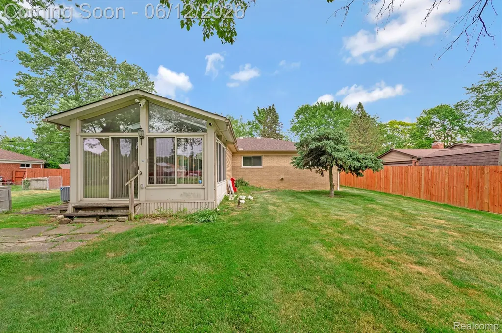 36539 Capper Drive Clinton Charter Township MI 48035