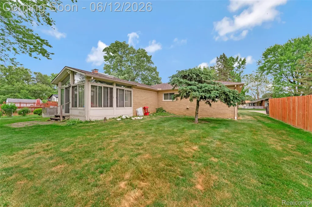 36539 Capper Drive Clinton Charter Township MI 48035