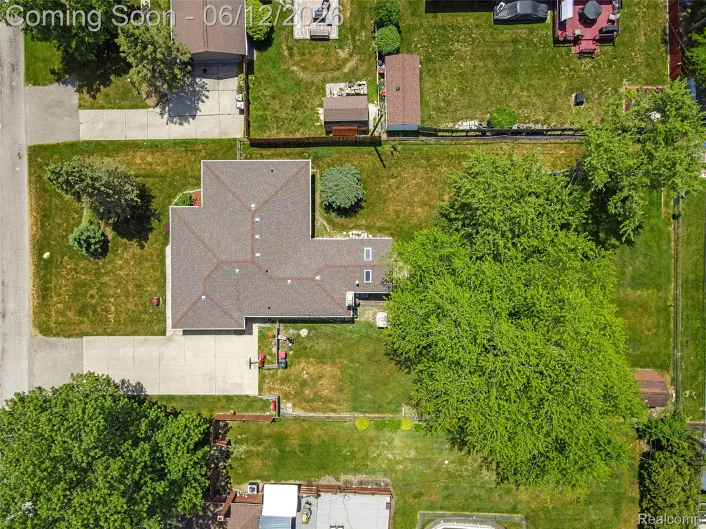 36539 Capper Drive Clinton Charter Township MI 48035