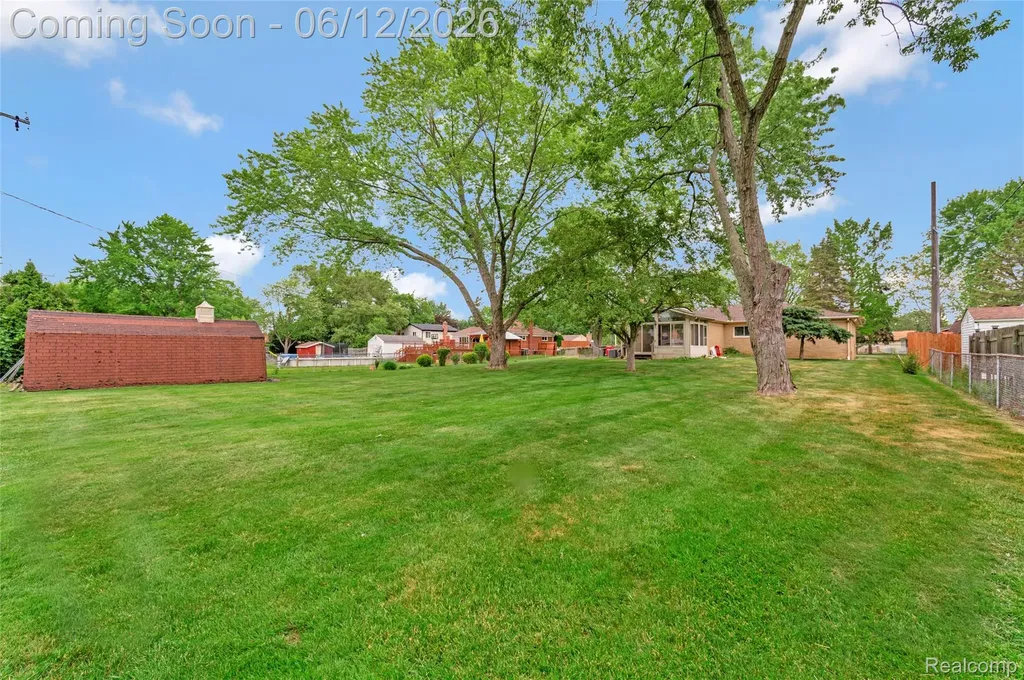 36539 Capper Drive Clinton Charter Township MI 48035