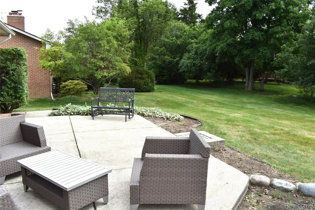 16318 White Haven Drive Northville Township MI 48168