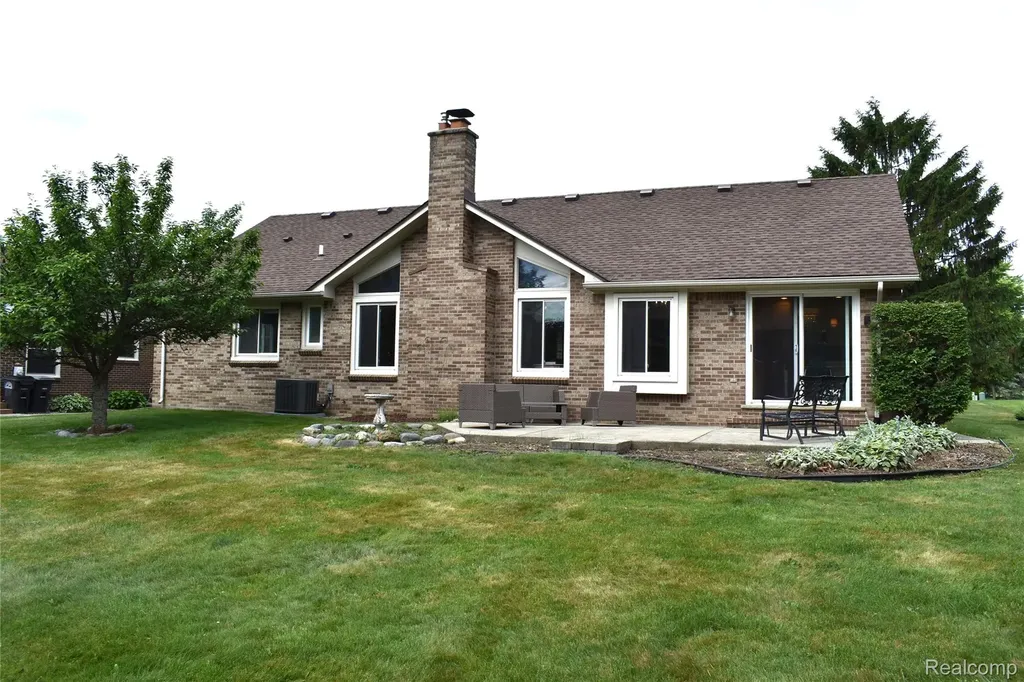 16318 White Haven Drive Northville Township MI 48168