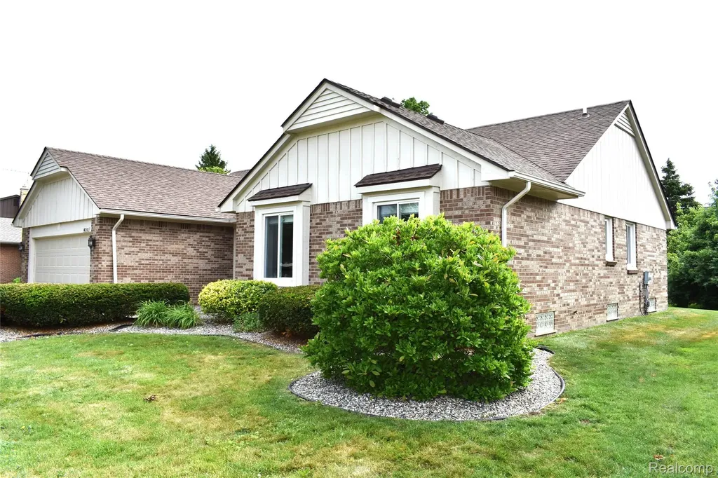 16318 White Haven Drive Northville Township MI 48168