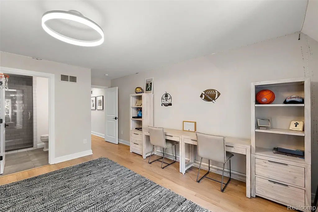 4345 Spruce Hill Lane Bloomfield Charter Township MI 48301