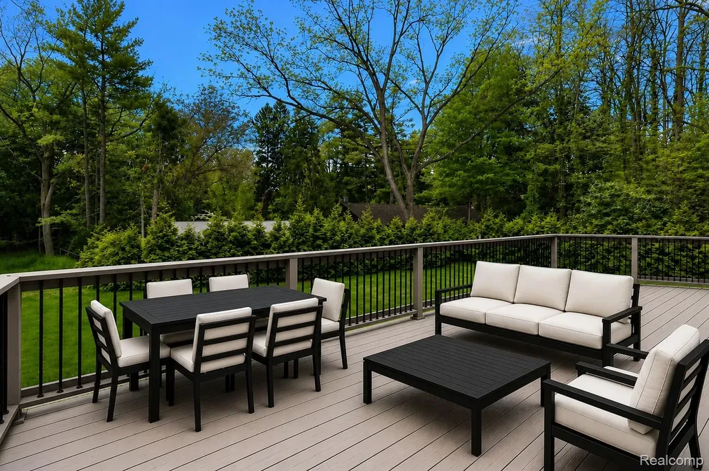 4345 Spruce Hill Lane Bloomfield Charter Township MI 48301