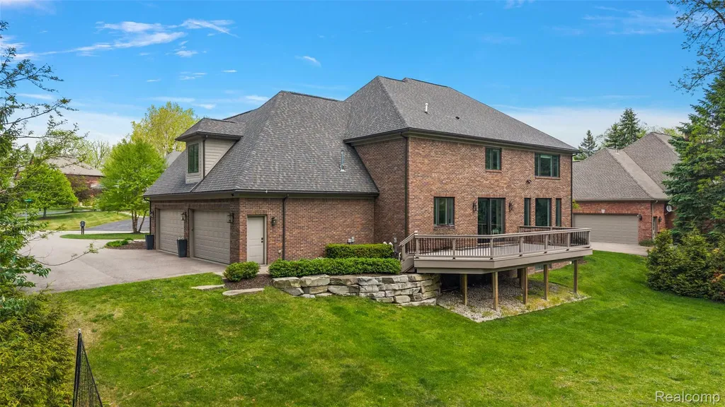 4345 Spruce Hill Lane Bloomfield Charter Township MI 48301