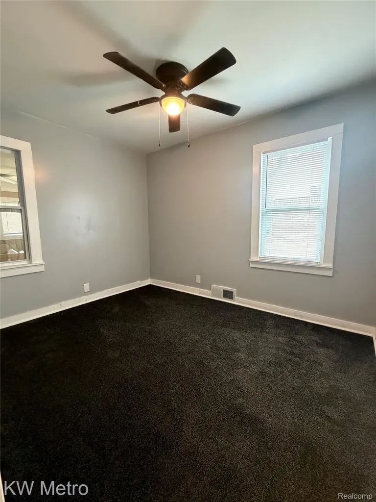 18911 Oakfield Street Detroit City MI 48235