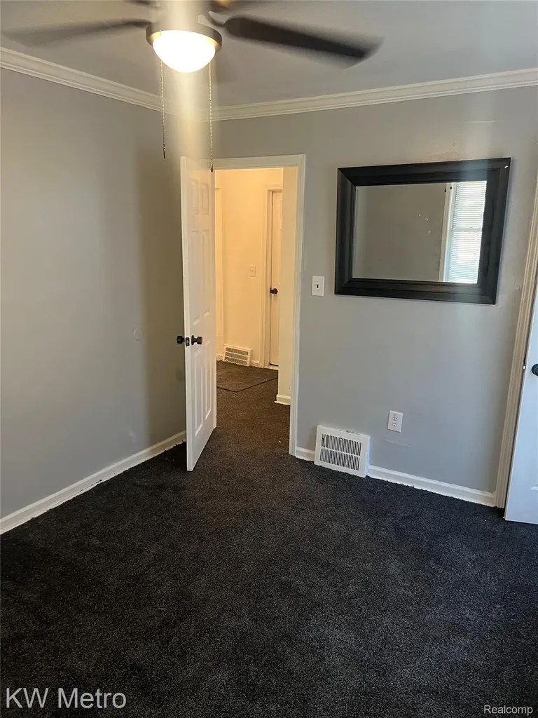 18911 Oakfield Street Detroit City MI 48235