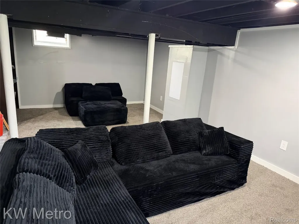 18911 Oakfield Street Detroit City MI 48235