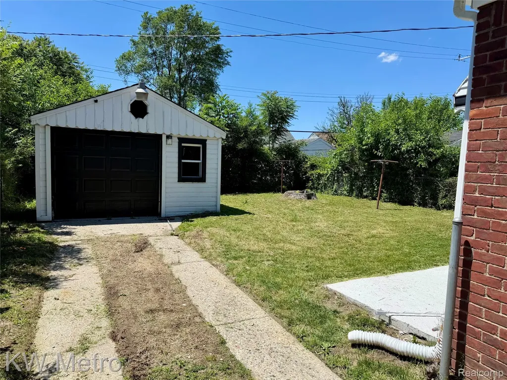 18911 Oakfield Street Detroit City MI 48235