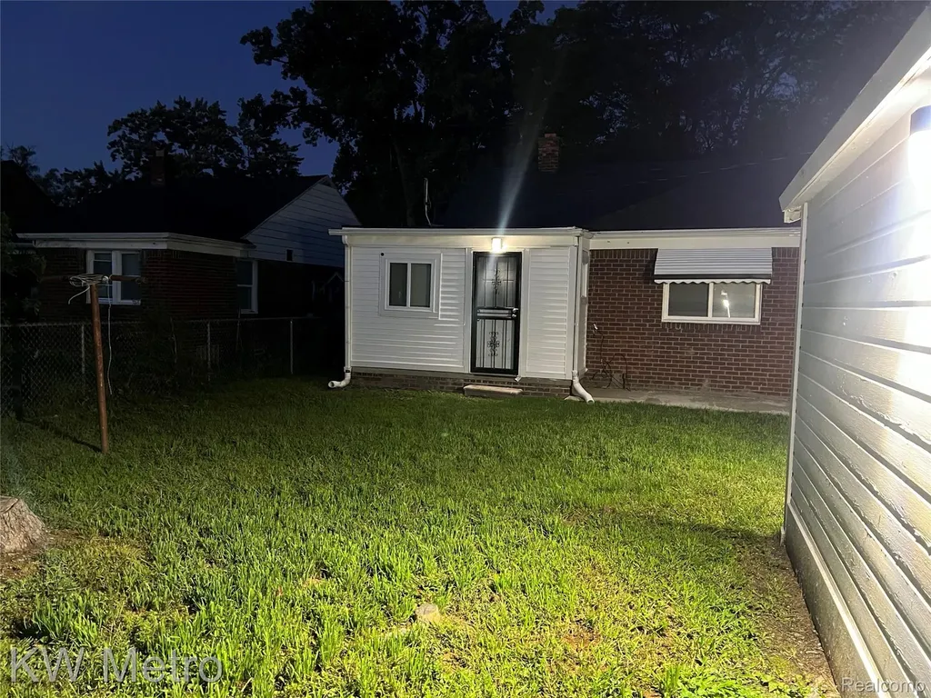 18911 Oakfield Street Detroit City MI 48235