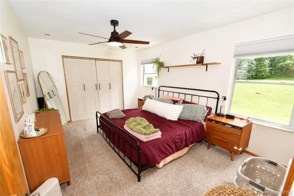 1405 Middle Road Highland Charter Township MI 48357