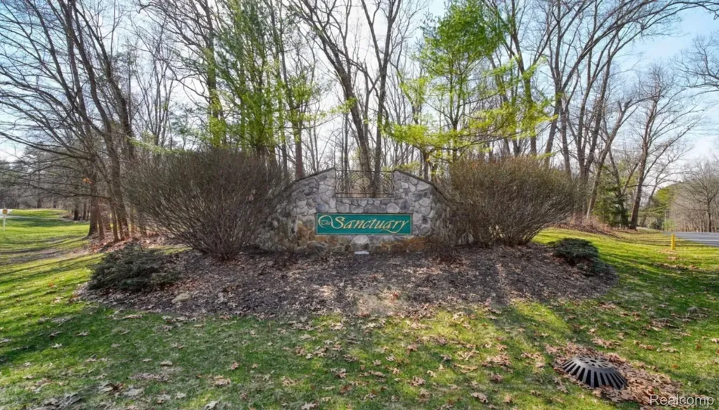 7051 Sanctuary Drive Leoni Township MI 49201