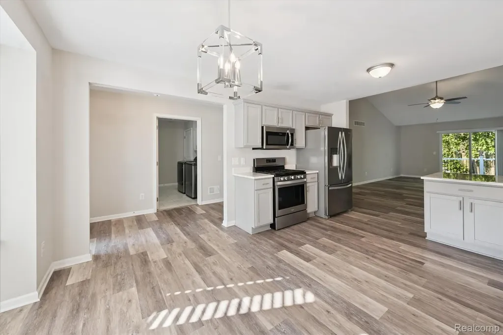 816 Nelsons Ridge Drive Howell City MI 48843