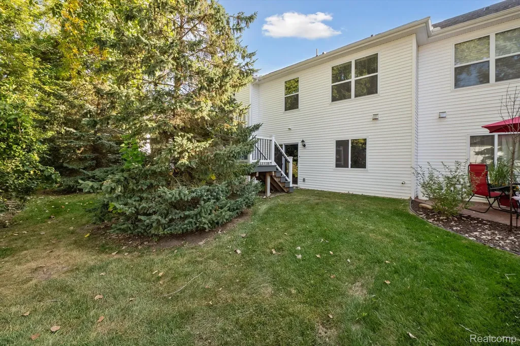 816 Nelsons Ridge Drive Howell City MI 48843