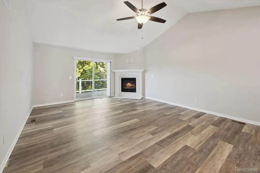 816 Nelsons Ridge Drive Howell City MI 48843