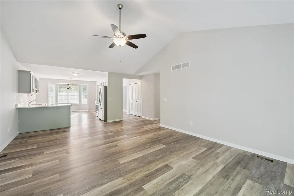 816 Nelsons Ridge Drive Howell City MI 48843