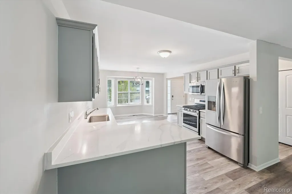 816 Nelsons Ridge Drive Howell City MI 48843