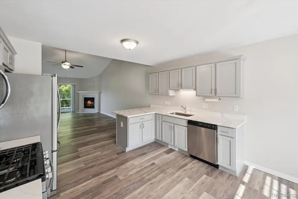816 Nelsons Ridge Drive Howell City MI 48843