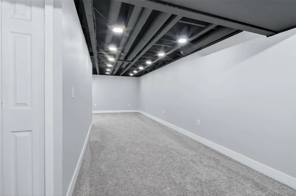 41785 Independence Drive Novi City MI 48377