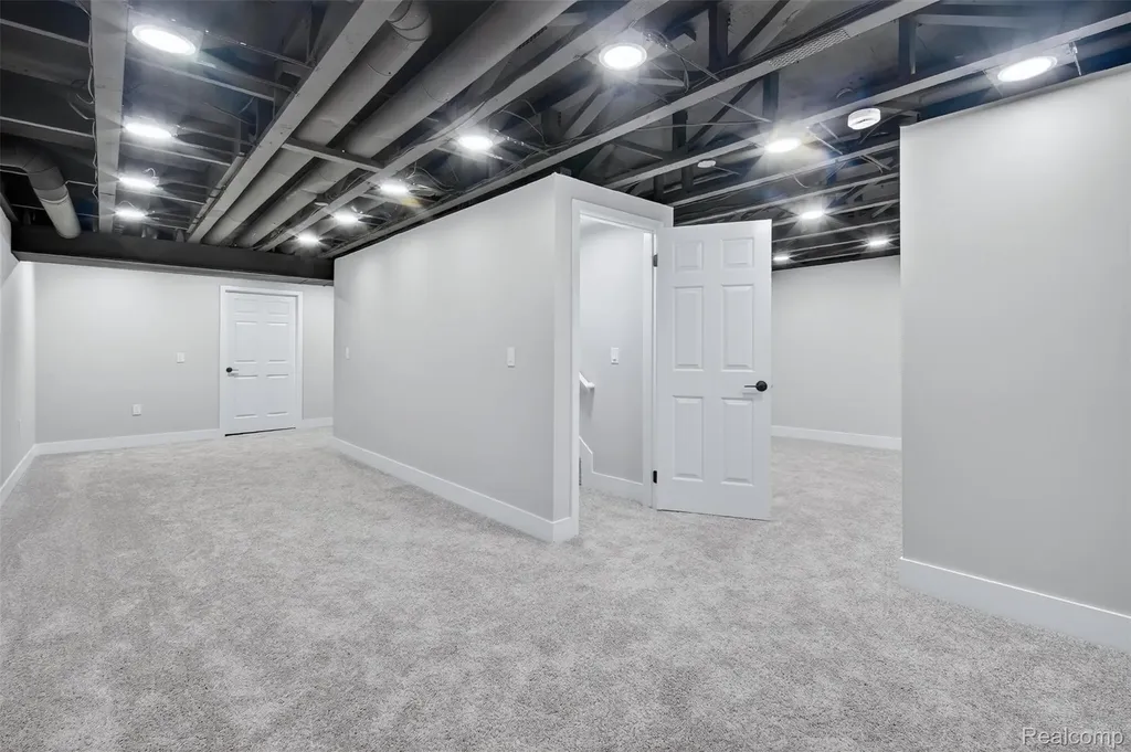 41785 Independence Drive Novi City MI 48377