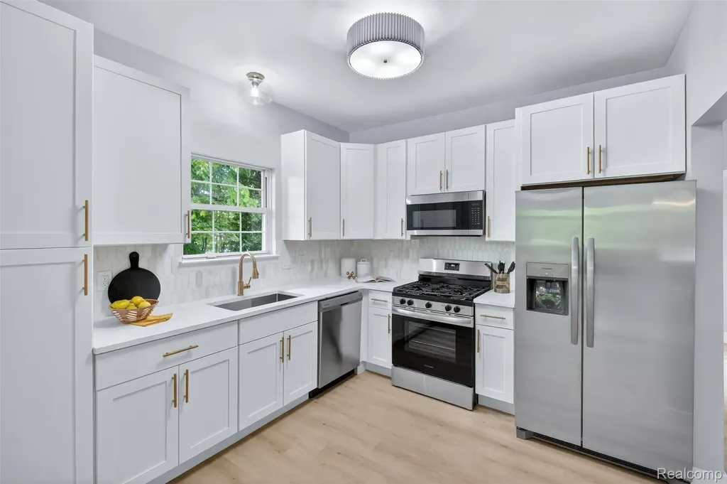 41785 Independence Drive Novi City MI 48377