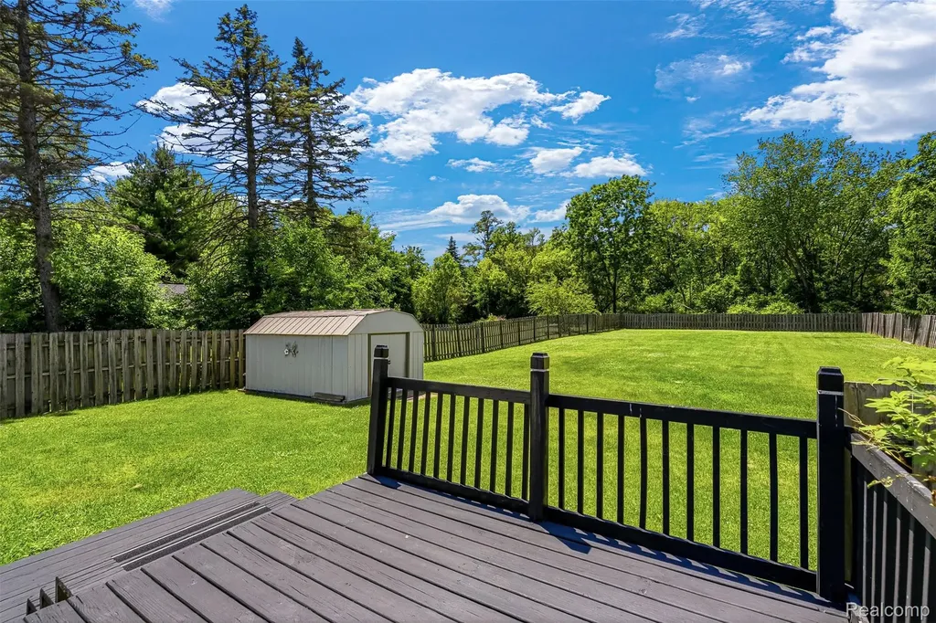 1378 Roat Court Burton City MI 48509