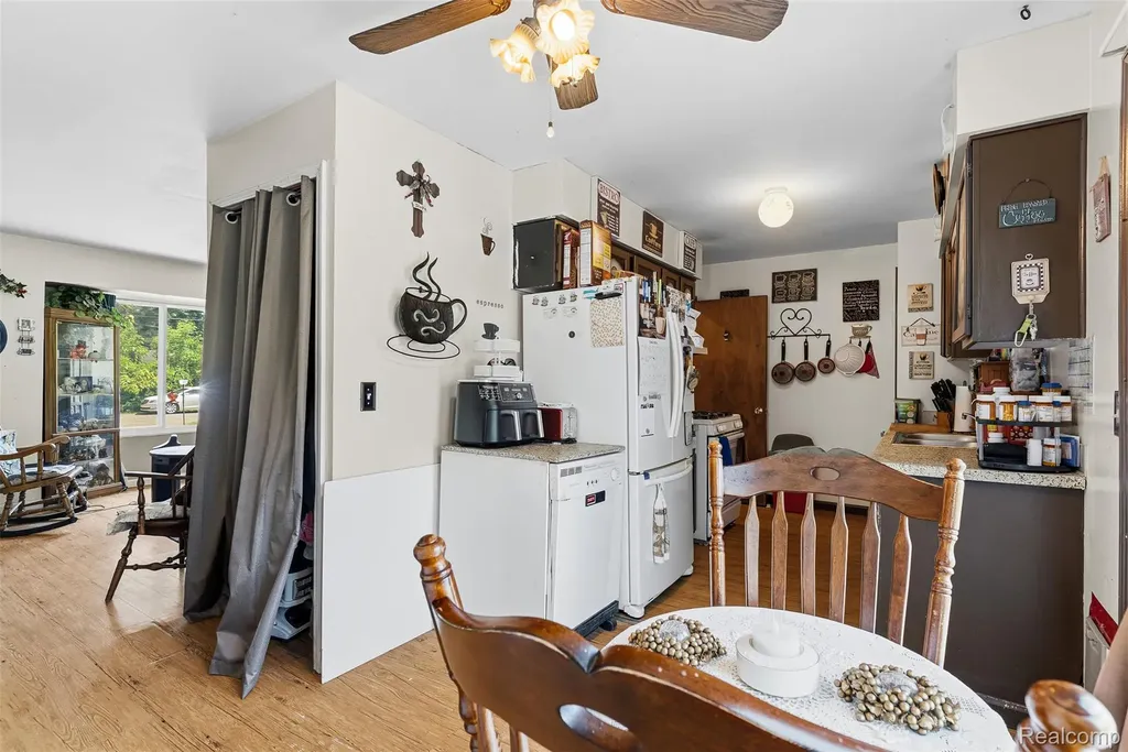 1378 Roat Court Burton City MI 48509