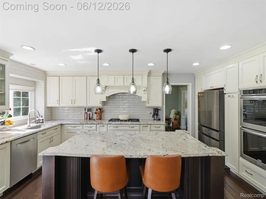732 Westhills Drive South Lyon City MI 48178
