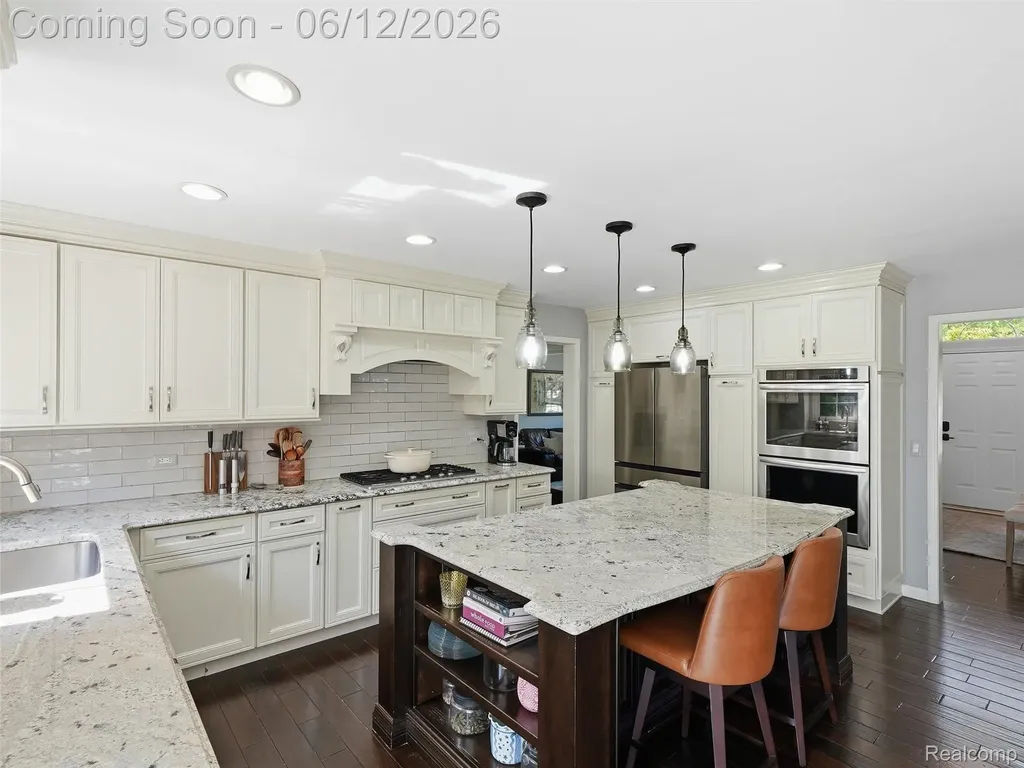 732 Westhills Drive South Lyon City MI 48178