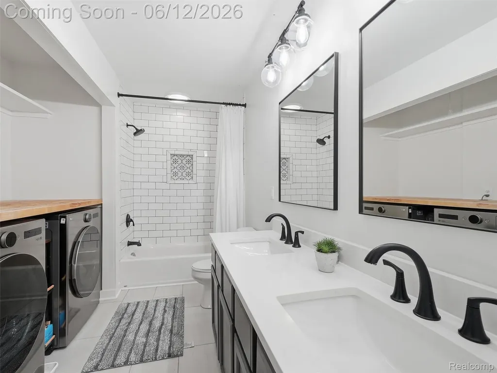 732 Westhills Drive South Lyon City MI 48178