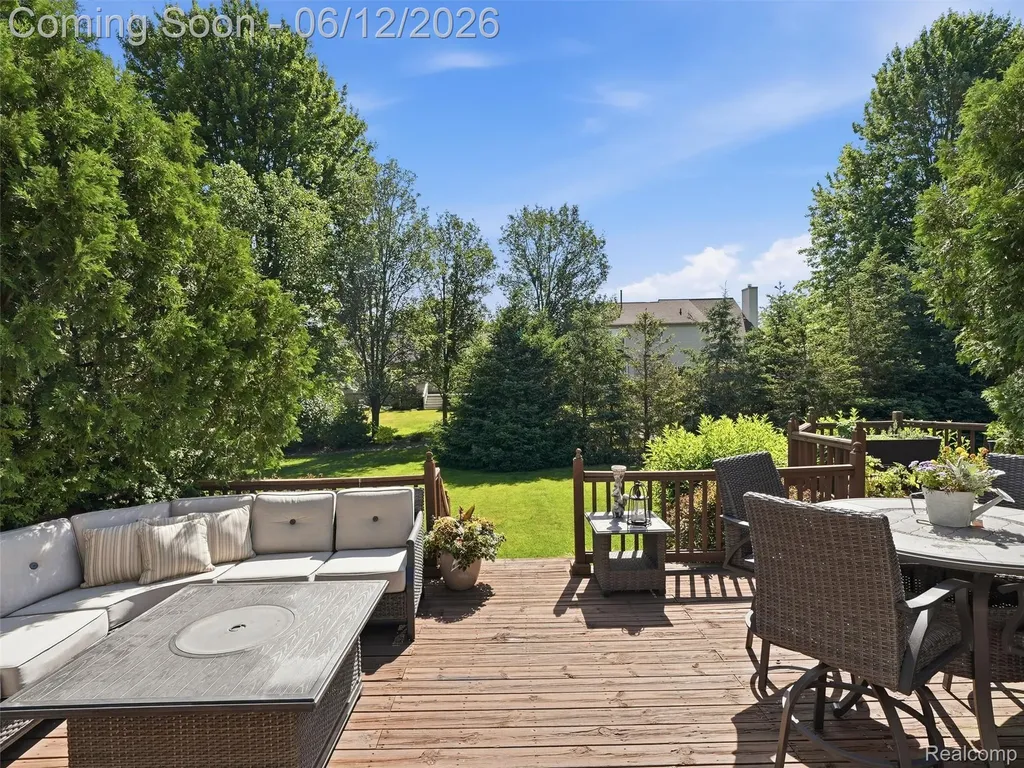 732 Westhills Drive South Lyon City MI 48178