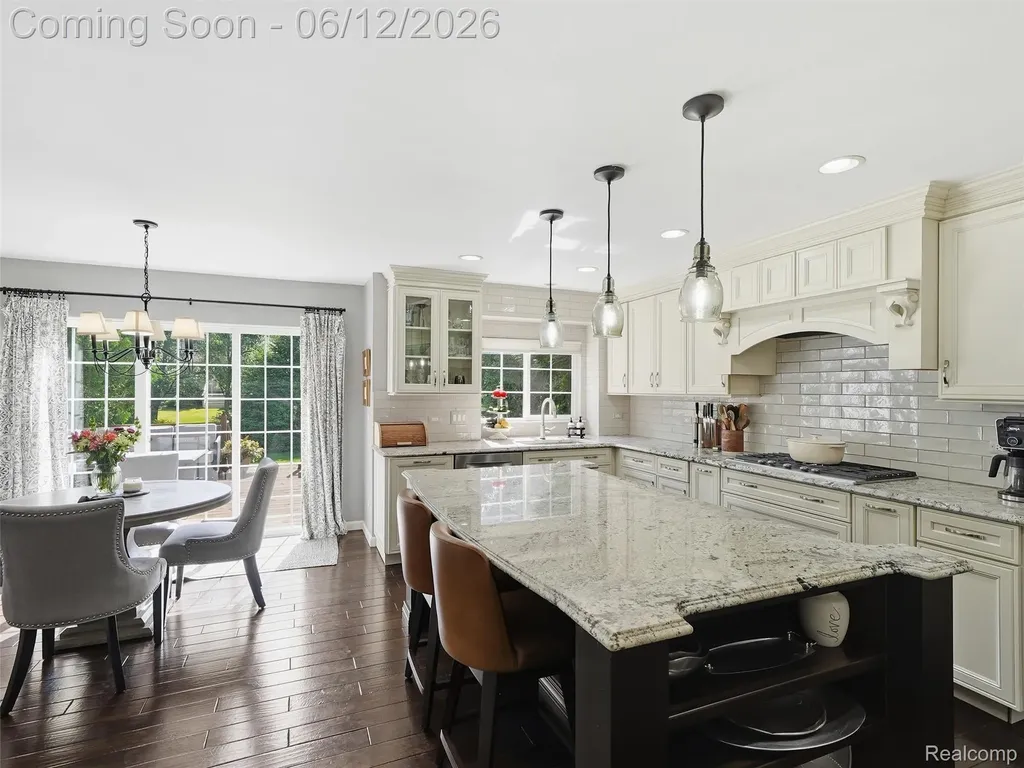 732 Westhills Drive South Lyon City MI 48178