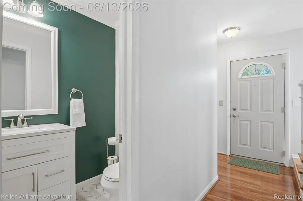 17415 Sunset Street Livonia City MI 48152