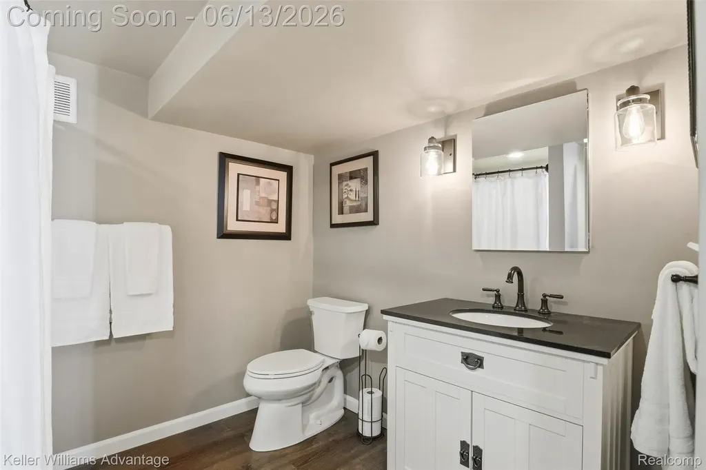 17415 Sunset Street Livonia City MI 48152