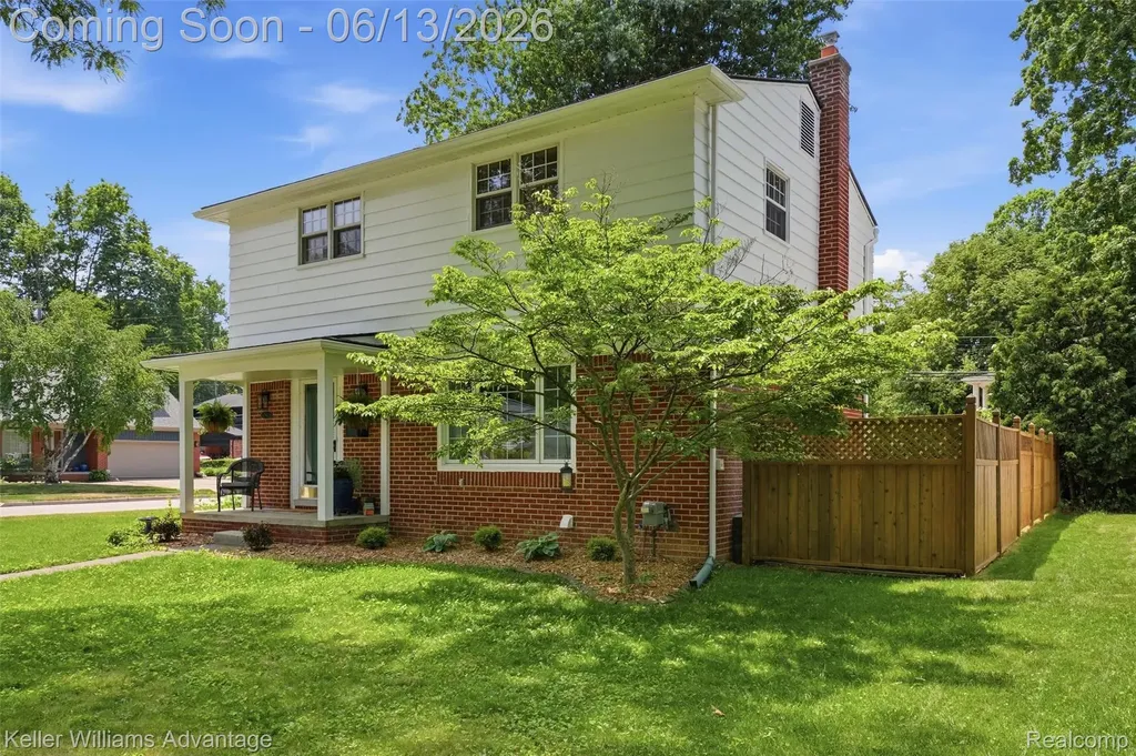 17415 Sunset Street Livonia City MI 48152