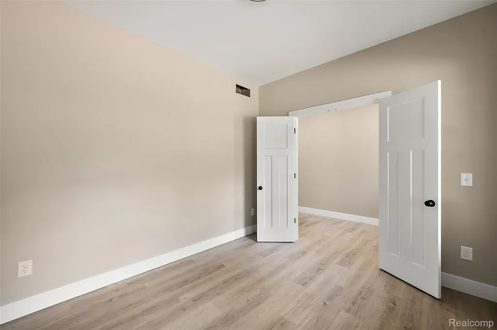 9355 Andersonville Road Springfield Charter Township MI 48346