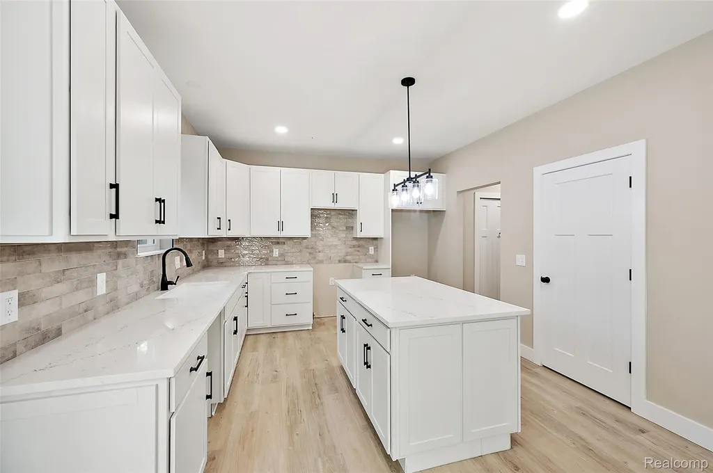 9355 Andersonville Road Springfield Charter Township MI 48346