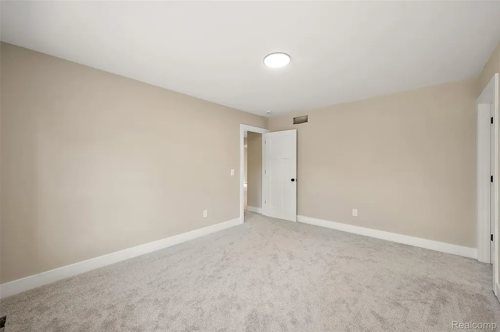9355 Andersonville Road Springfield Charter Township MI 48346