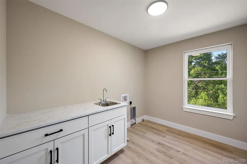 9355 Andersonville Road Springfield Charter Township MI 48346